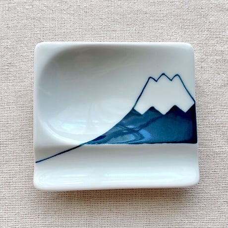 【波佐見焼】aiyu（アイユー）重宝皿　富士山 青　箸置き＆醤油・薬味皿　【メール便アイテム】