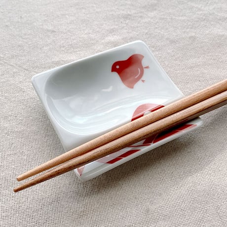 【波佐見焼】aiyu（アイユー）重宝皿　波に千鳥 赤　箸置き＆醤油・薬味皿【メール便アイテム】