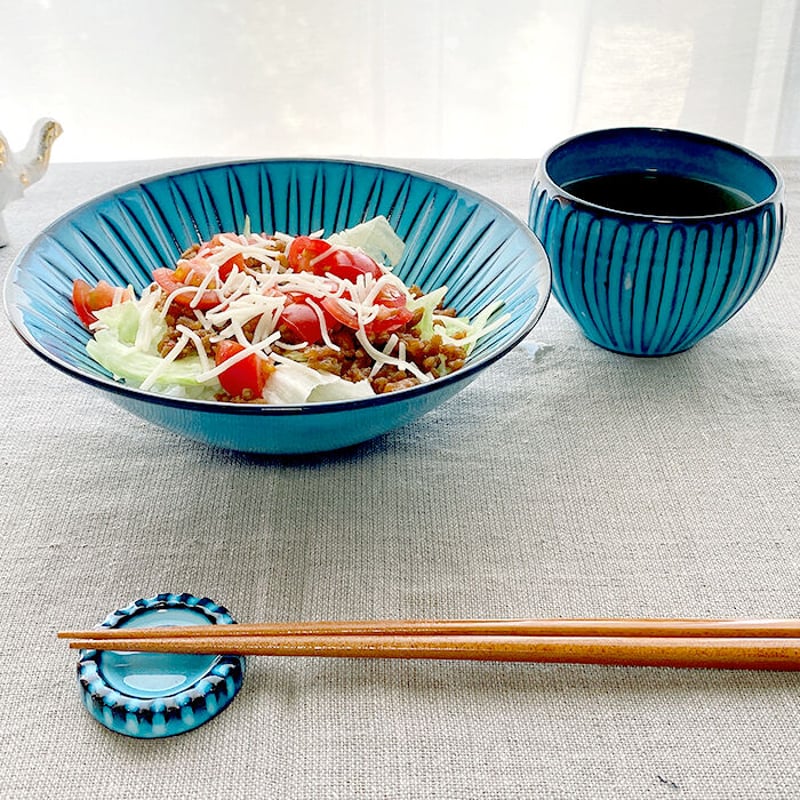 唐物　青白い龍の模様の深いボウル 唐物 青白い龍の模様の深いボウル