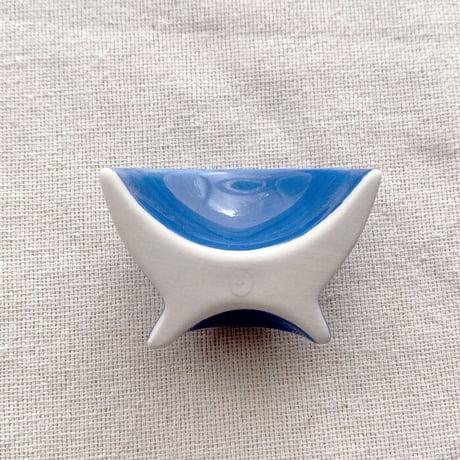 【波佐見焼】西海陶器くらわんか碗 箸置　ブルードット（水玉）　箸置き はしおき カトラリーレスト【メール便アイテム】
