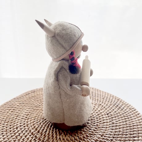 Skandinavisk Hemslojd　北欧フィギュア　バイキングママ