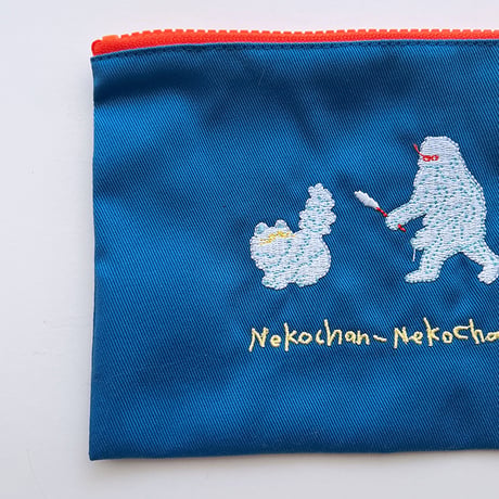 KIVISDOU　コミカル刺繍 ポーチ　ブルー　ネコちゃんと仲良くなりたいイエティ　【メール便対応】