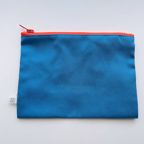 KIVISDOU　コミカル刺繍 ポーチ　ブルー　ネコちゃんと仲良くなりたいイエティ　【メール便対応】