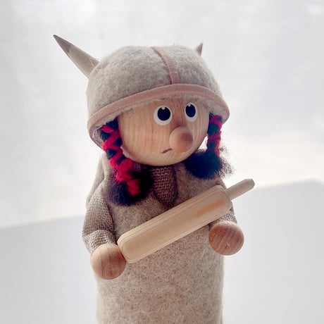 Skandinavisk Hemslojd　北欧フィギュア　バイキングママ