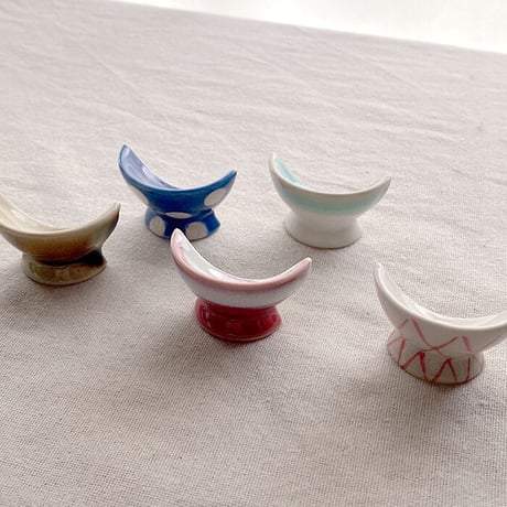 【波佐見焼】西海陶器くらわんか碗 箸置　ダークピンク　箸置き はしおき カトラリーレスト【メール便アイテム】