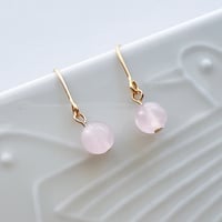 Flow accessories  ローズクォーツゴールドピアス/イヤリング【メール便アイテム】