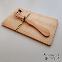Skandinavisk Hemslojd　木製プレート+ナイフセット「北欧の動物モチーフ」トナカイ 【メール便アイテム】