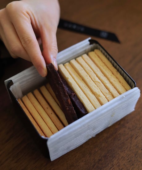 SARIS Cookies Sカン(S缶) - NOIR -  | クッキー缶 4種フレーバー -ノワール -