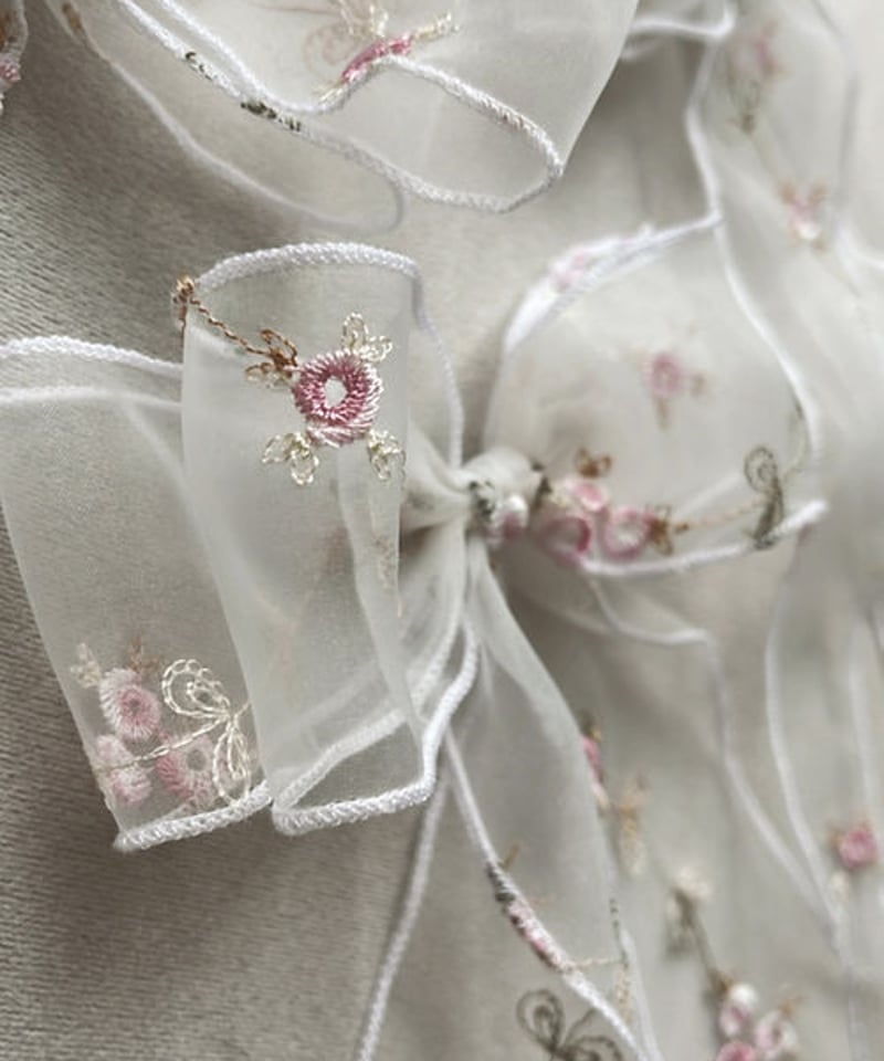 nelia wears】 Sheer Flora Bow Clip | Lulusona