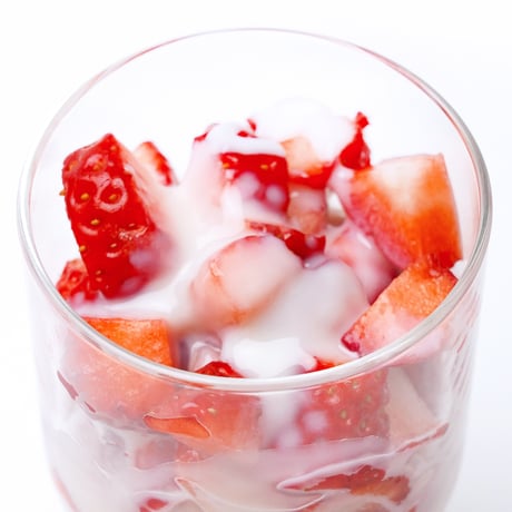 【4月28日週発送分 予約販売】季節のケーキ エクレア 4個入（簡易包装）