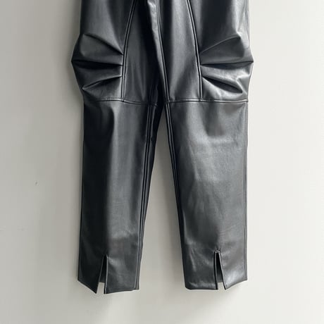 FRONT TUCK PANTS (BLK)