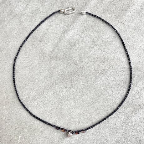 pastry and peanut metallic crochet necklace (BLK)