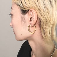 Hoop heart pierced earring (middle / gold)