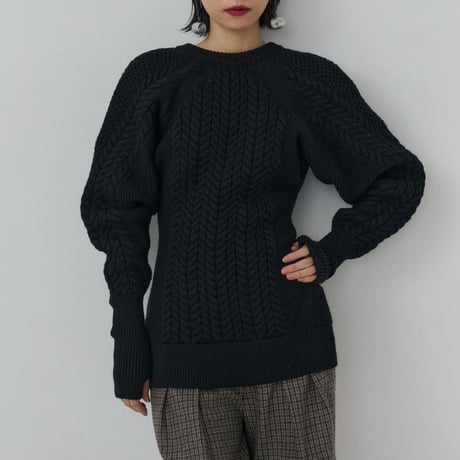 Sharp shape Wool pullover  (Black)