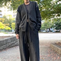 EXTRA FINE MERINO WOOL CUT OUT KNIT CARDIGAN (Charcoal)