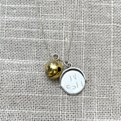 ”I love you & kiss me” spin bell necklace