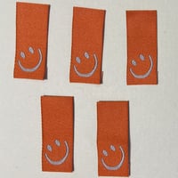 折り刺繍タグ　にこちゃん　オレンジ　5枚