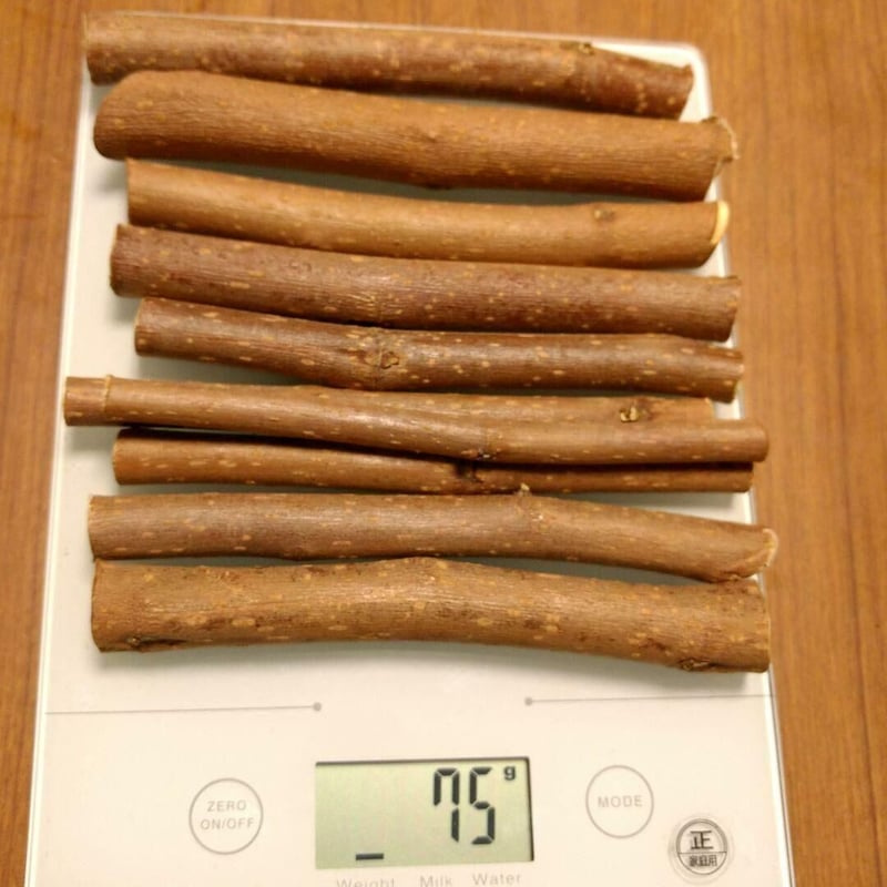 75g程度、新品鳥デグーハムスター小動物かじり木、桑の木の乾燥小枝
