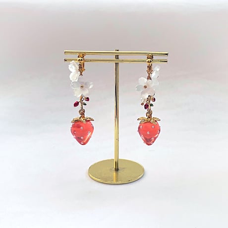 苺ピアス/イヤリング
