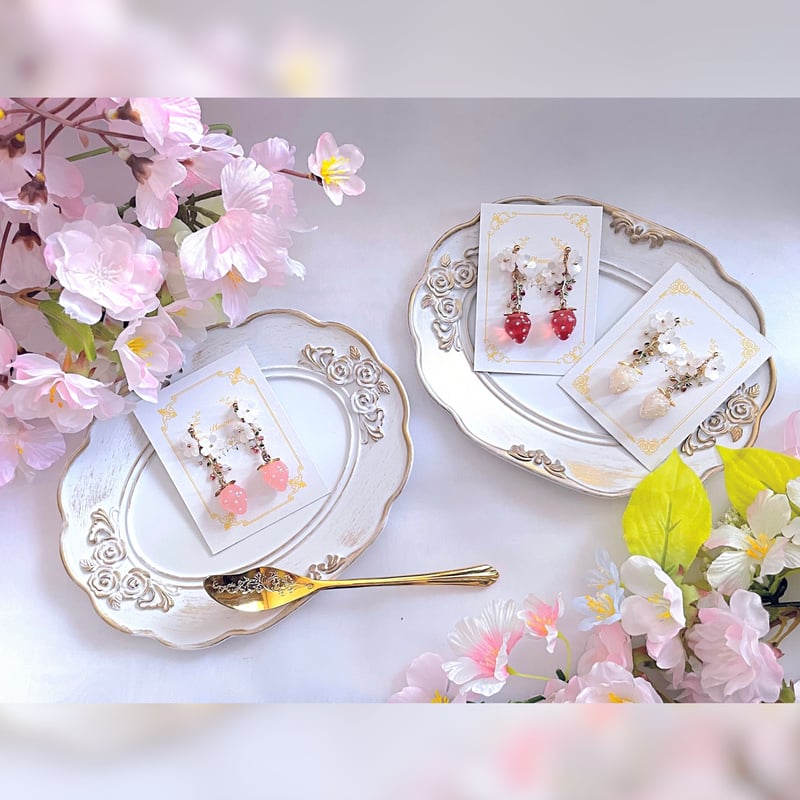 e.m. いちごのピアス オパールピンクいちごピアス/イヤリング R577 イチゴの可愛い