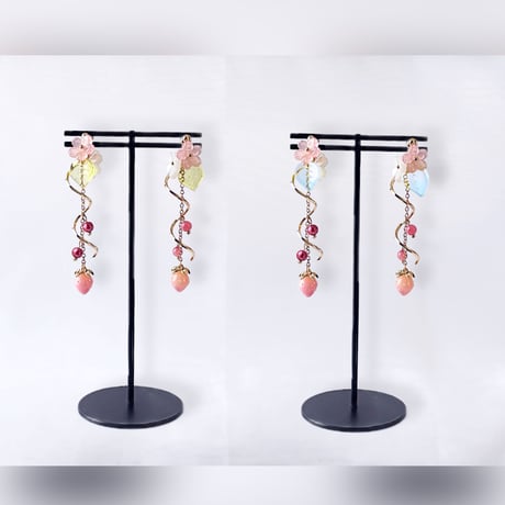 [選べるカラー]朝露･華やぎいちご«ピアス/イヤリング»金具変更０円*ﾟ