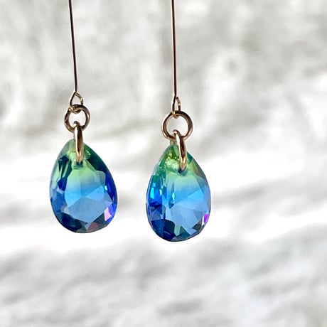 【全9色×金具2色】グラデーションが綺麗なガラスチャームのピアス/イヤリング