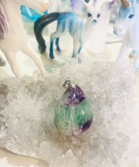 天使が宿る　エンジェルフェザーフローライトペンダントトップ