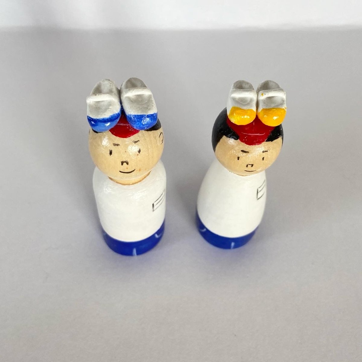 のっけこけし (上靴女の子) | コビトのらくがき