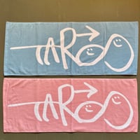 TAROOを背負うフェイスタオル