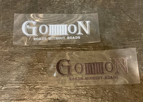 hiropeakオリジナル（Type4）耐水クリアステッカー＜Go on roads without roads＞クリアベース