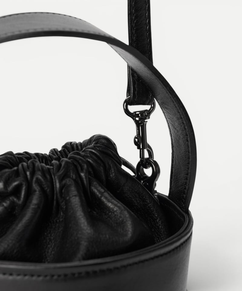 B.08 Black | Maison Sbond