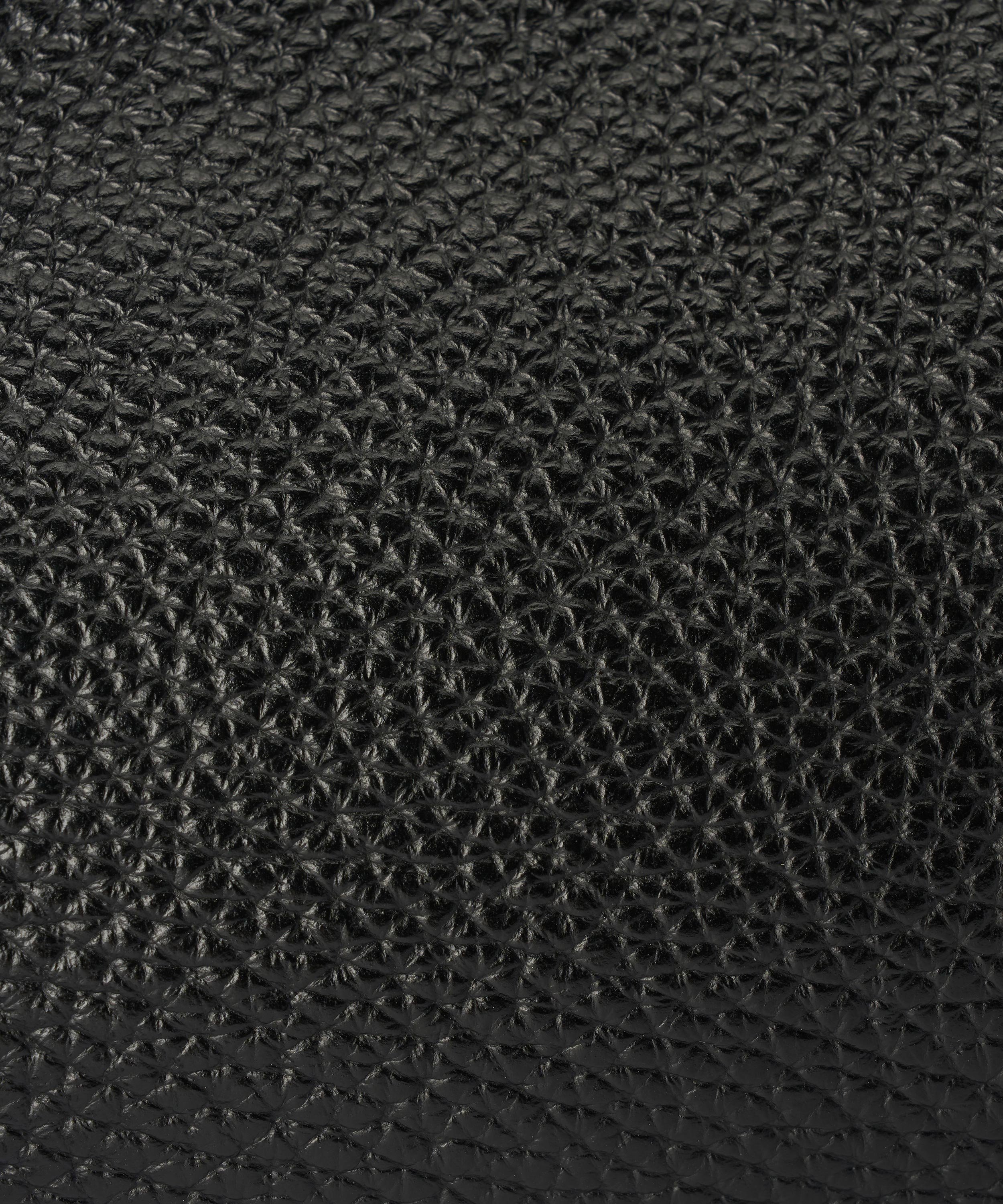N.05 Black | Maison Sbond