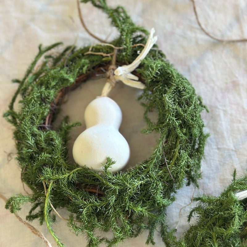 ピンズ ヤミカラス ノノクラゲ 京都北山のヒカゲノカズラのリース（neem） | 撓撰 _tawawa_