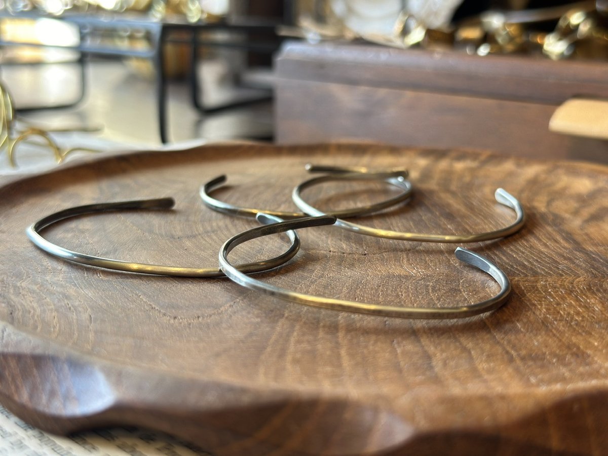 白真鍮のシンプル1連バングル（namida works） | 撓撰 _tawawa_