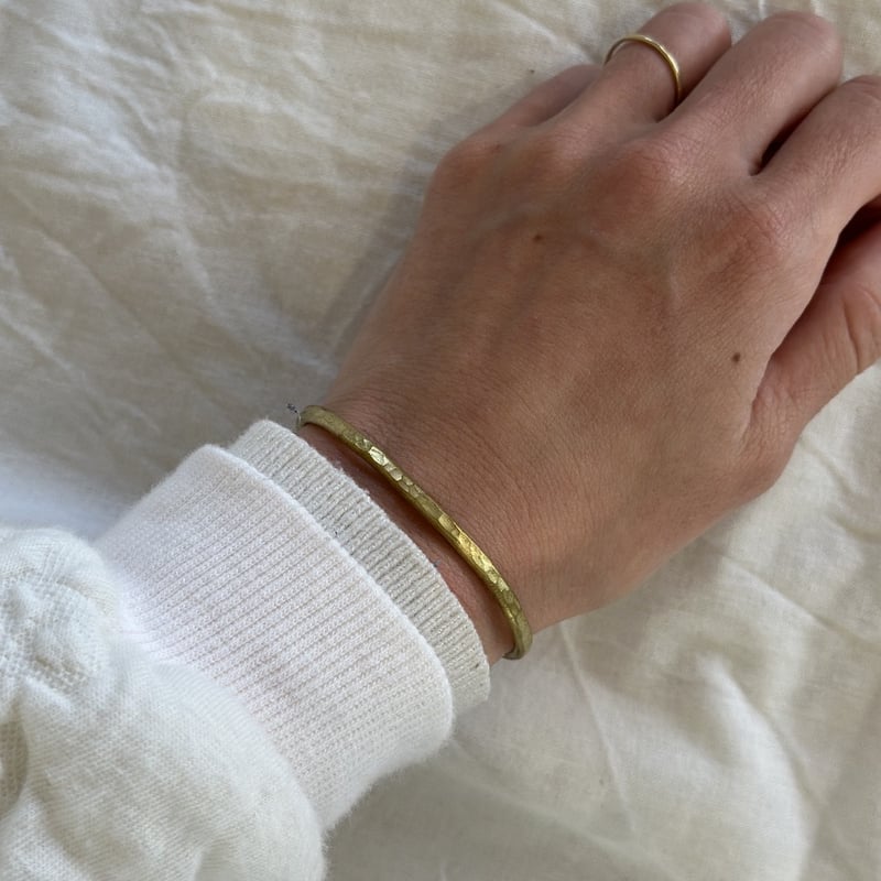 真鍮のシンプル1連バングル 太め（namida works） | 撓撰 _tawawa_