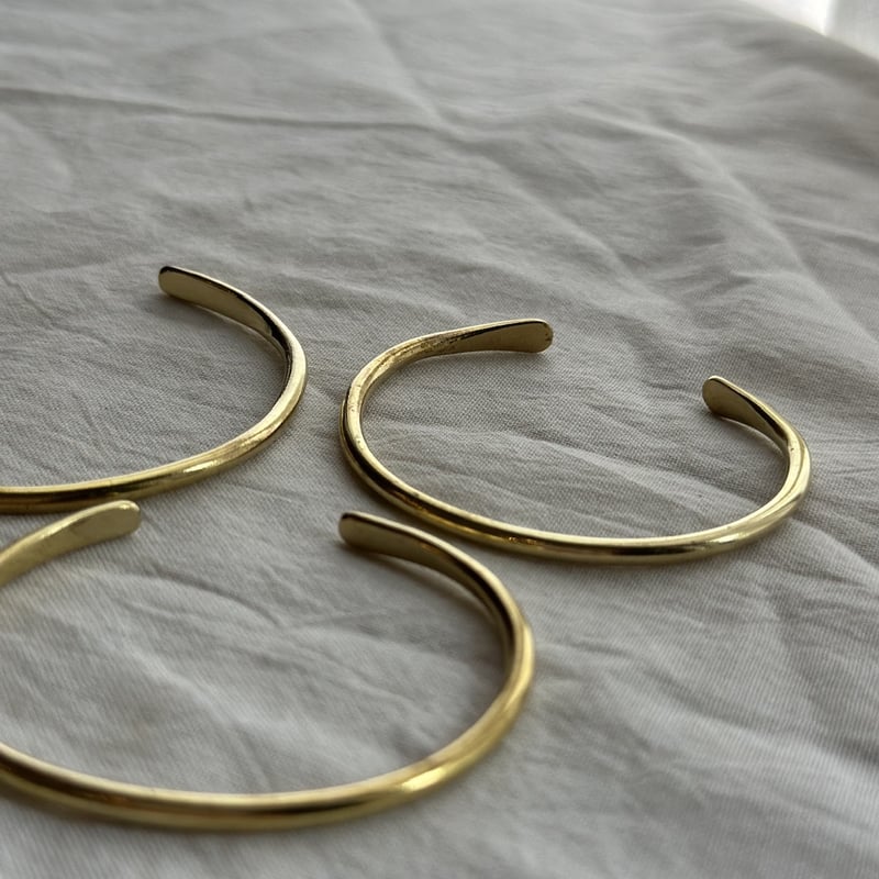 真鍮のシンプル1連バングル 太め（namida works） | 撓撰 _tawawa_