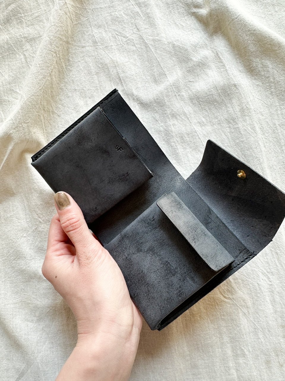 studio FAVORI 横向きの二つ折り財布 スミクロ 横向きの二つ折り財布 SIBILLA Liscio/シビラリスシオ | studio