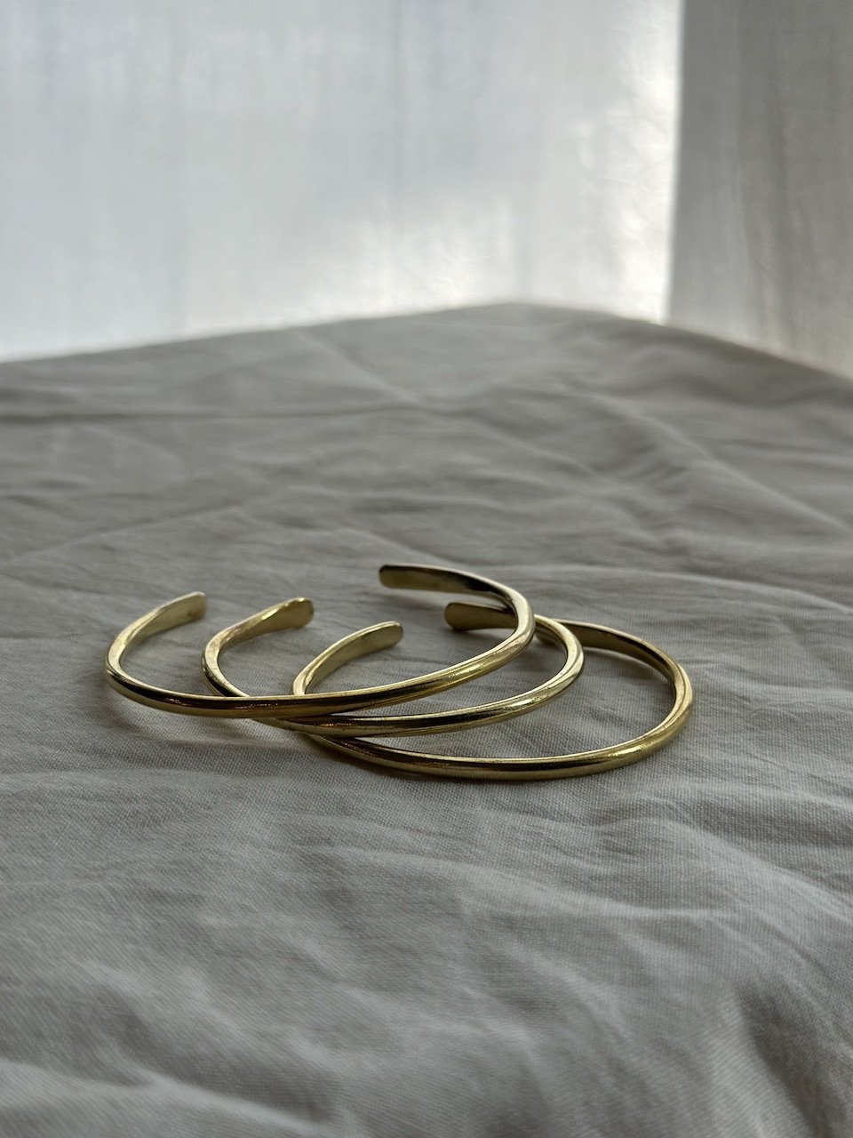 真鍮のシンプル1連バングル 太め（namida works） | 撓撰 _tawawa_