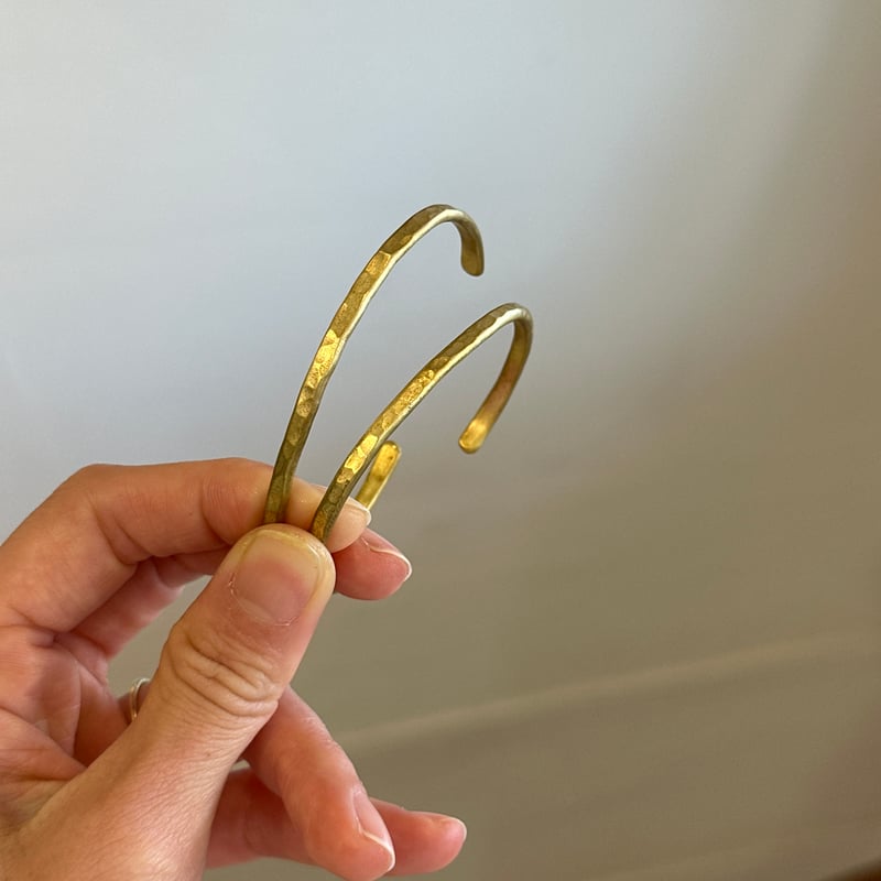 真鍮のシンプル1連バングル 太め（namida works） | 撓撰 _tawawa_