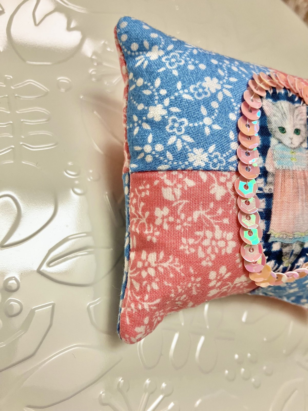 パッチde針山 スパンコールなネコさん 針山 ピンクッション パッチ