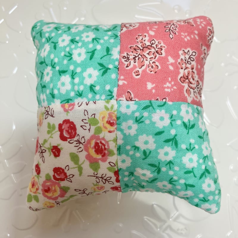 5センチパッチンピン♡パンジー刺繍♡ハンドメイド 5センチパッチンピン♡パンジー刺繍♡ハンドメイド