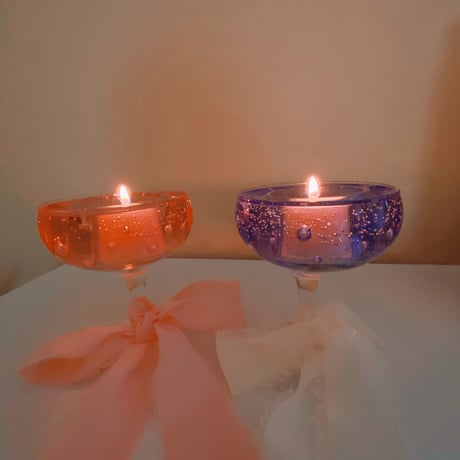 Pearl in gel candle holder