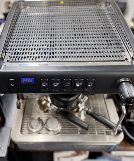 La Cimbali M26-DT/1B 単相200v 1gr 水道直結  エスプレッソマシン中古機　バリスタ研修付き