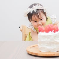 【出産祝いや各種ギフトにおすすめ！】ドレスエプロンBaby　ライムイエロー
