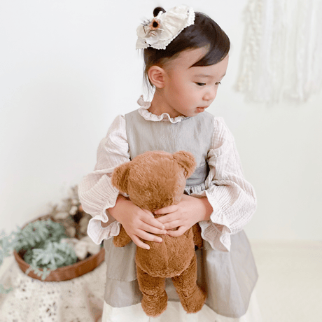 【出産祝いや各種ギフトにおすすめ！】ドレスエプロンBaby　シャンパンベージュ