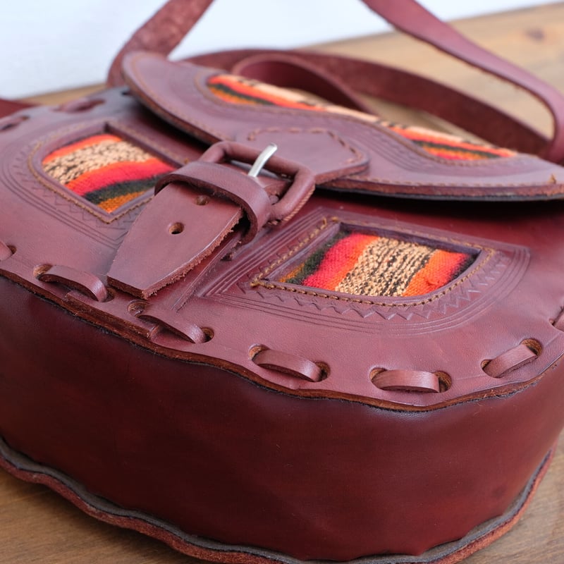 レザーショルダーバッグ/レッドブラウン・ネイティブ柄 | PACHAMAMA