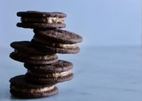バターサンドクッキー　ダークチョコレート味　9個入り（ケーク箱入）