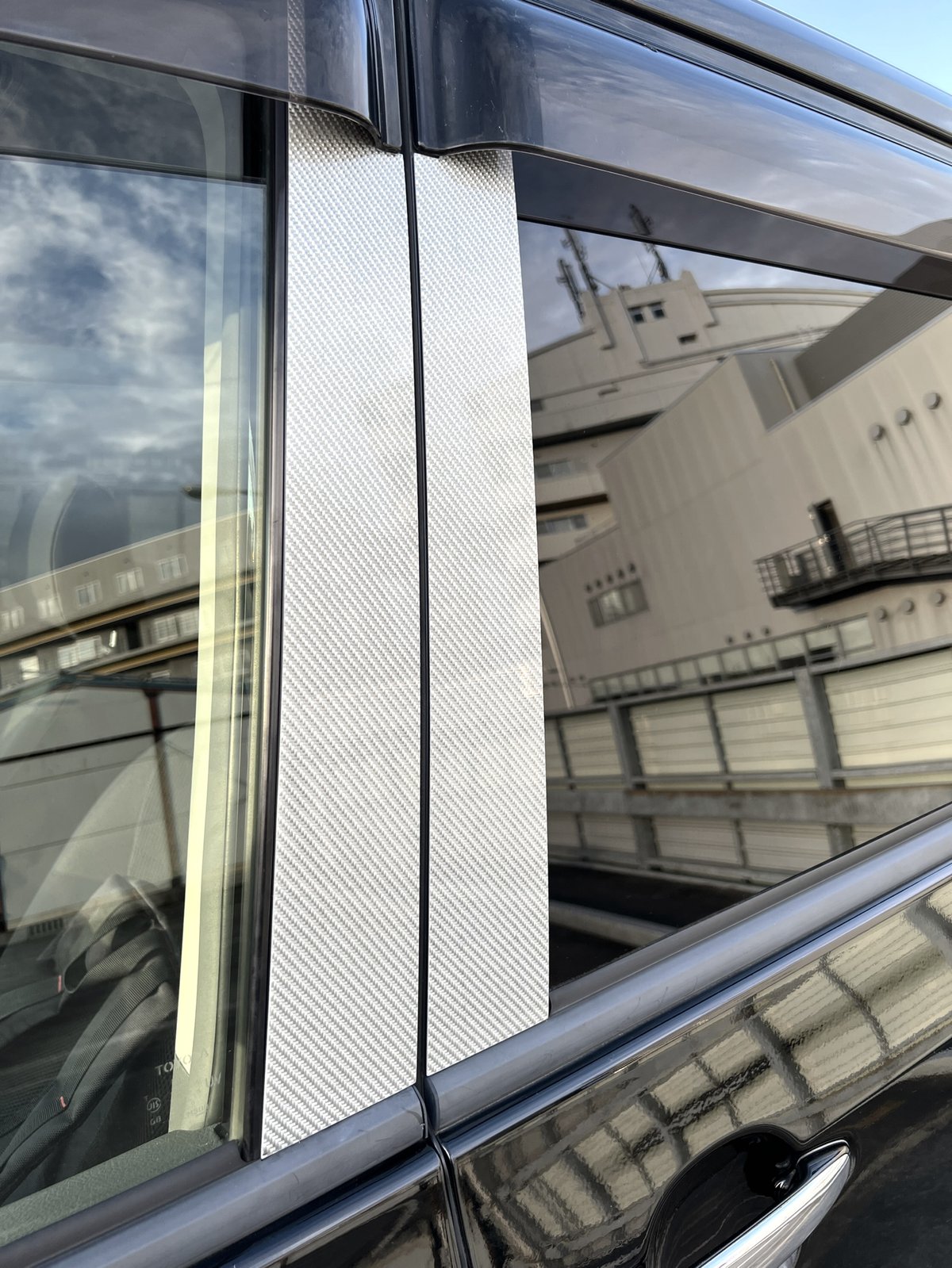 日産 C26系 セレナ【リアルカーボン／綾織りシルバー】ピラー