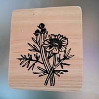 いつも陽気なハルシャギク　手彫り消しゴムはんこ　取っ手つき