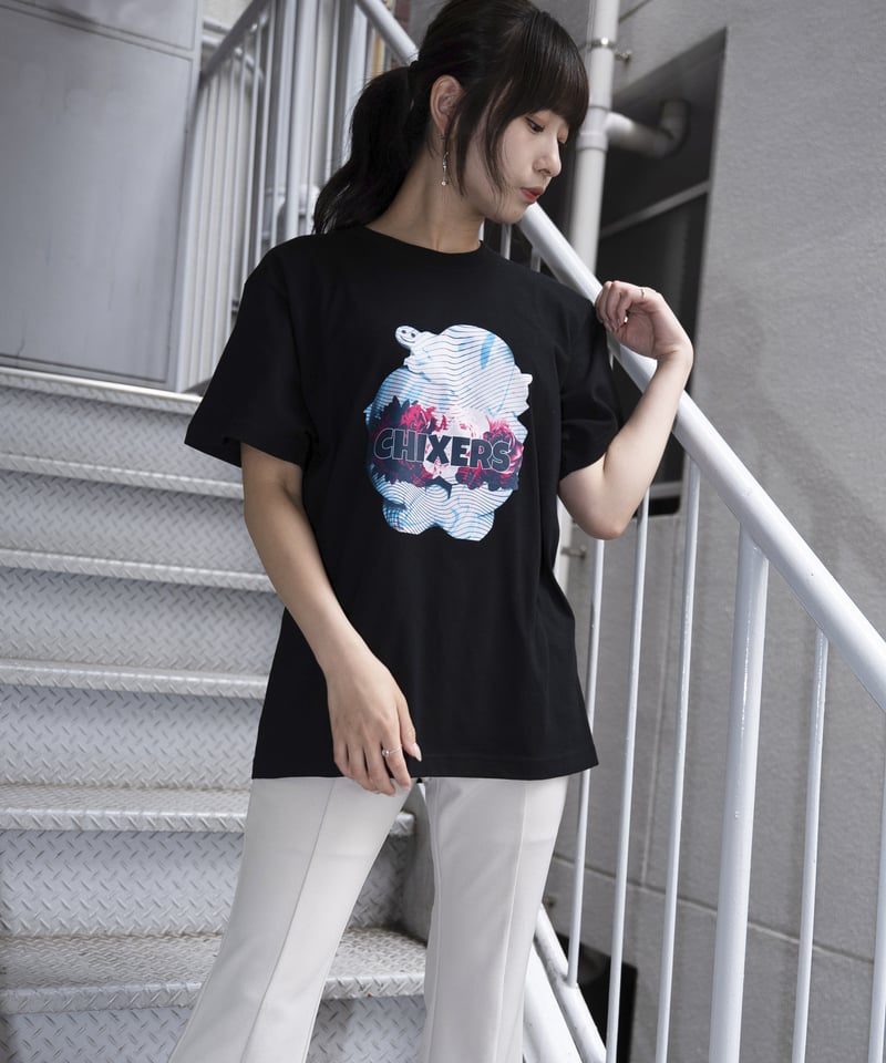 MOAコラボデザインT‐shirt(A) | CHIXERS